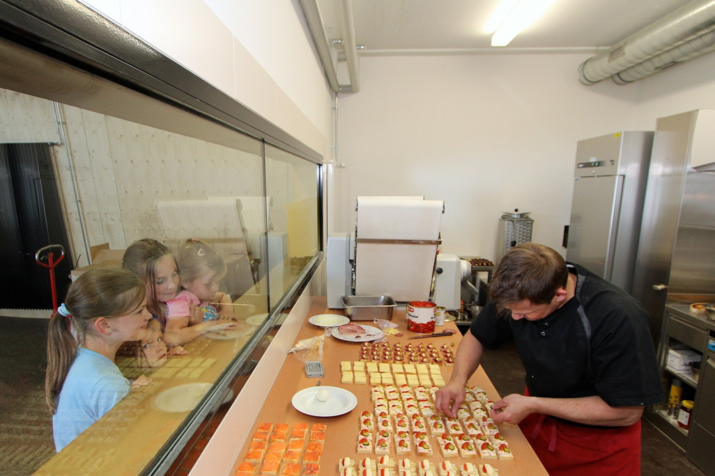 Restaurant d'altitude Weisshorn, Arosa, pâtisserie-vitrine