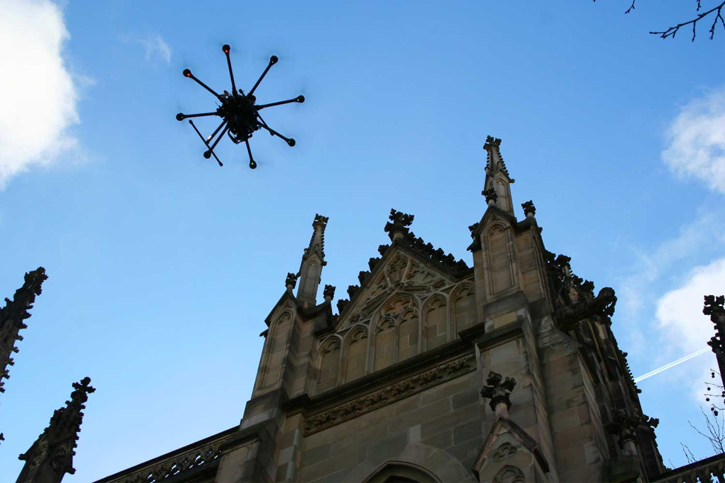 Mesure de bâtiments, octocoptère, église Sainte-Élisabeth à Bâle, HMQ AG