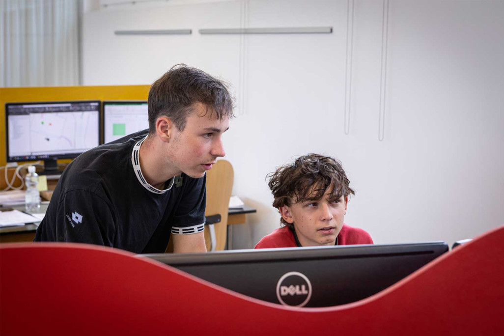 Géomaticien/ne CFC, formation d'apprenti/e, HMQ AG