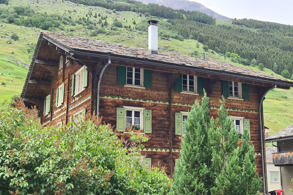 Mesure d'un bâtiment à Vals GR, HMQ AG