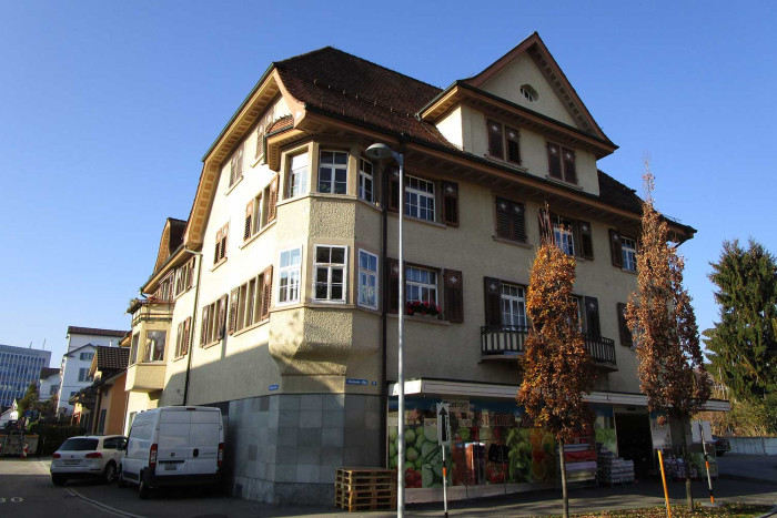 Immeuble résidentiel et commercial